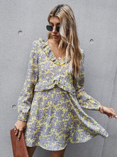 Kurzes Kleid im Sommerstil